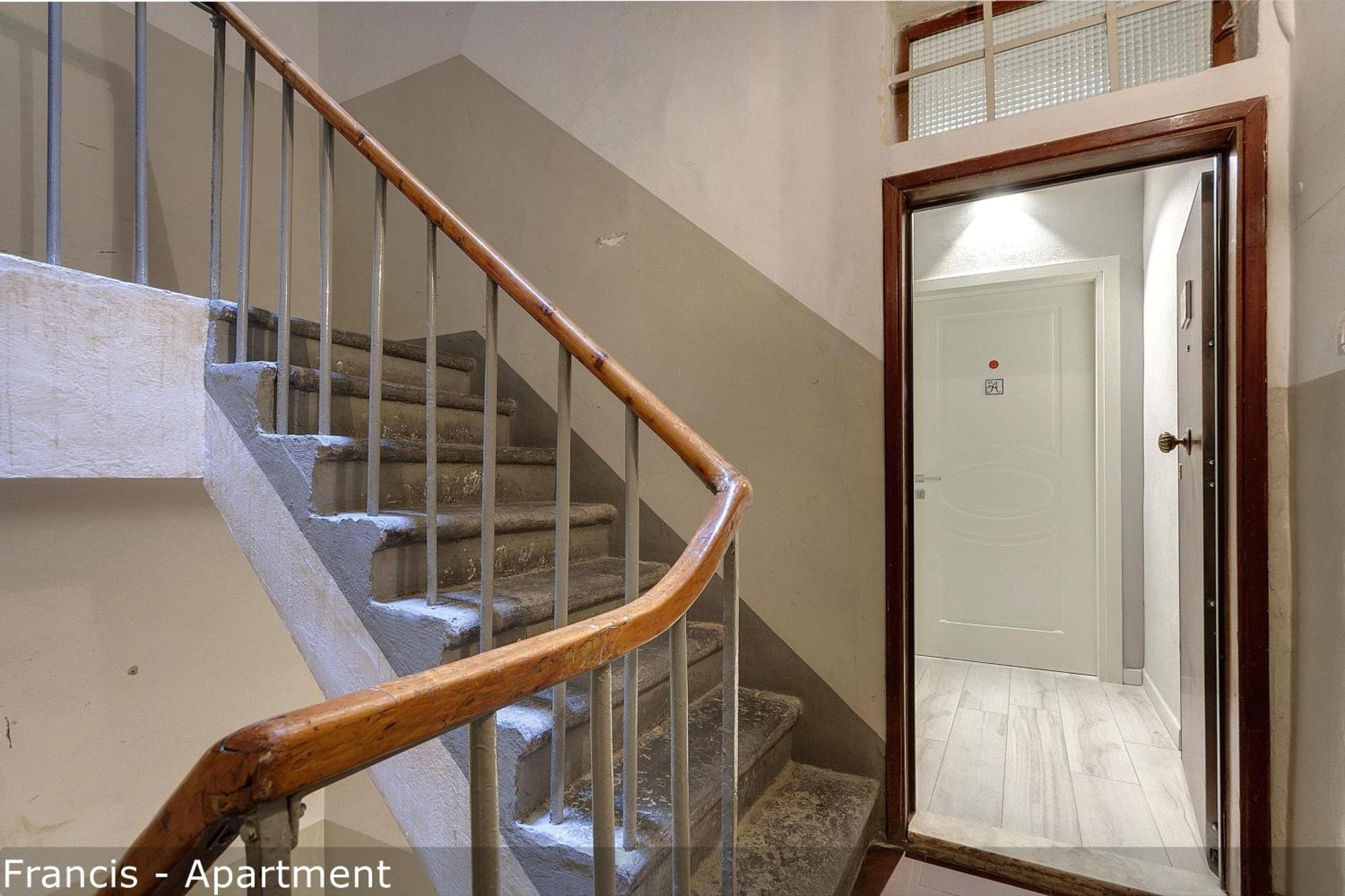 Apartment Jake & Francis By Mamo Florenz